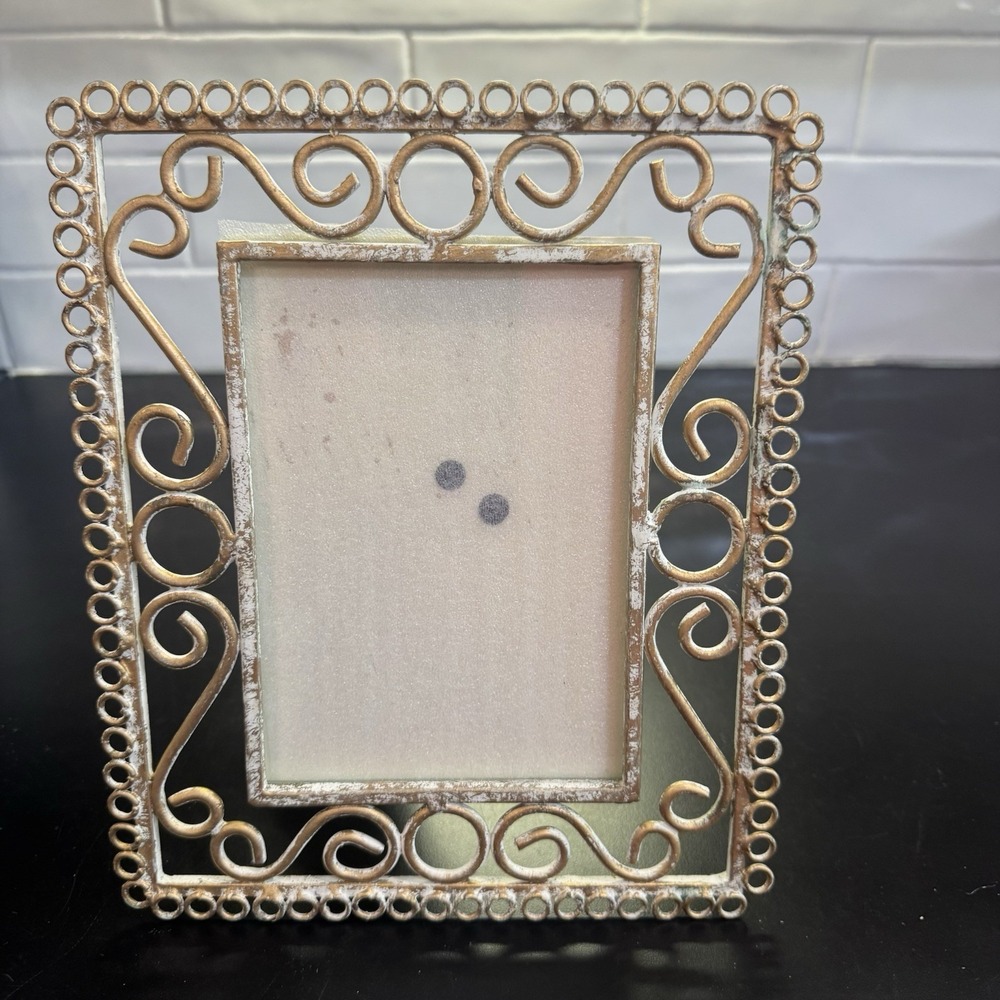 Vintage‎ Ornate Florentine Picture Frame Scroll And Scallops 8.5"x 10.5" Heavy